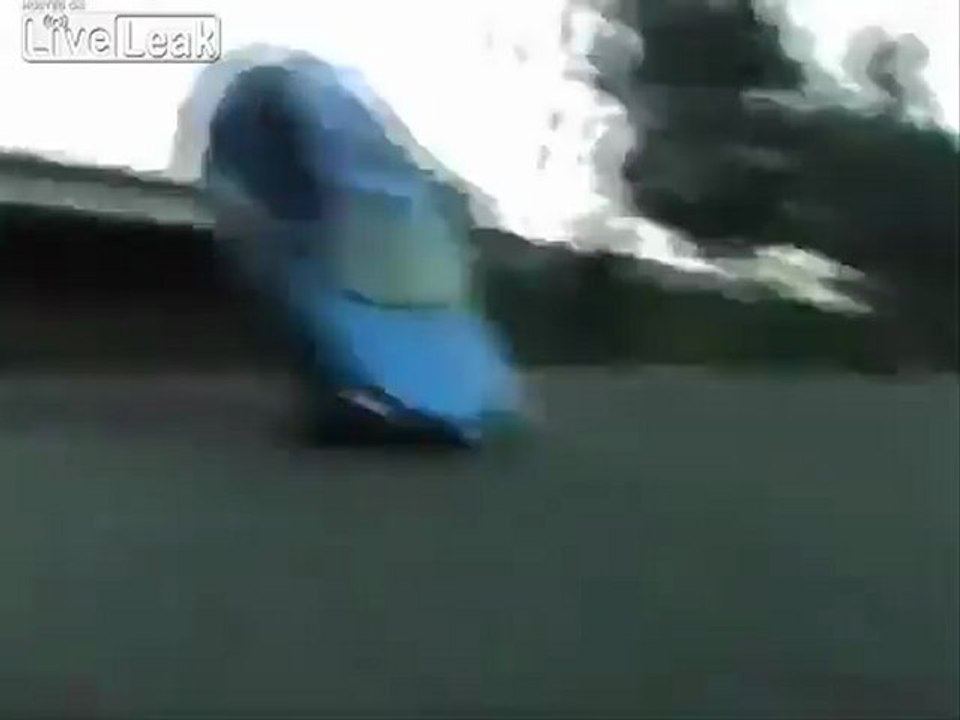 Verrückte Trick Wrecks Car