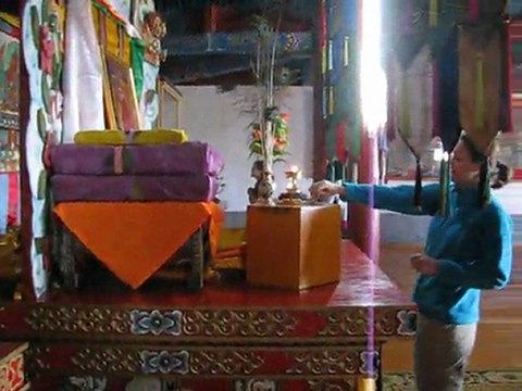 mongolie-(9)-priere dans un monastere