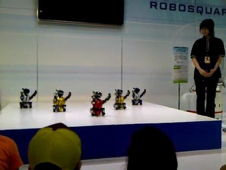 Chiens dansent sur Queen don't stop me now japon geek otaku