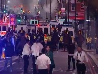 Londoners clean up after riot
