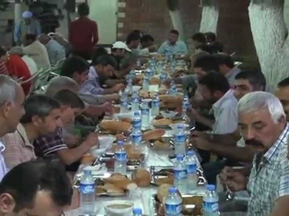 Hilvan'da İftar Yemeği
