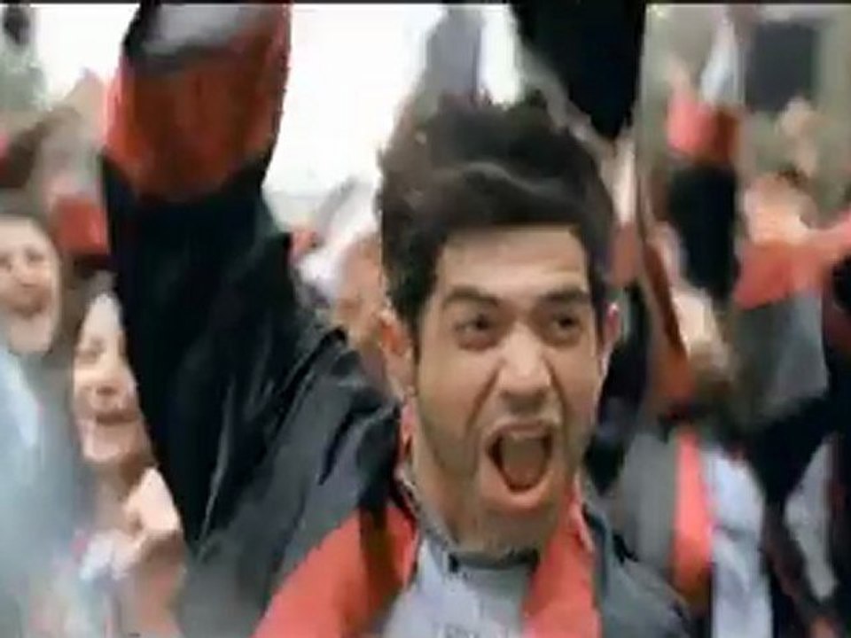 Oyuncu Köpek Gezgin Vodafone Freezone Reklamı 2011