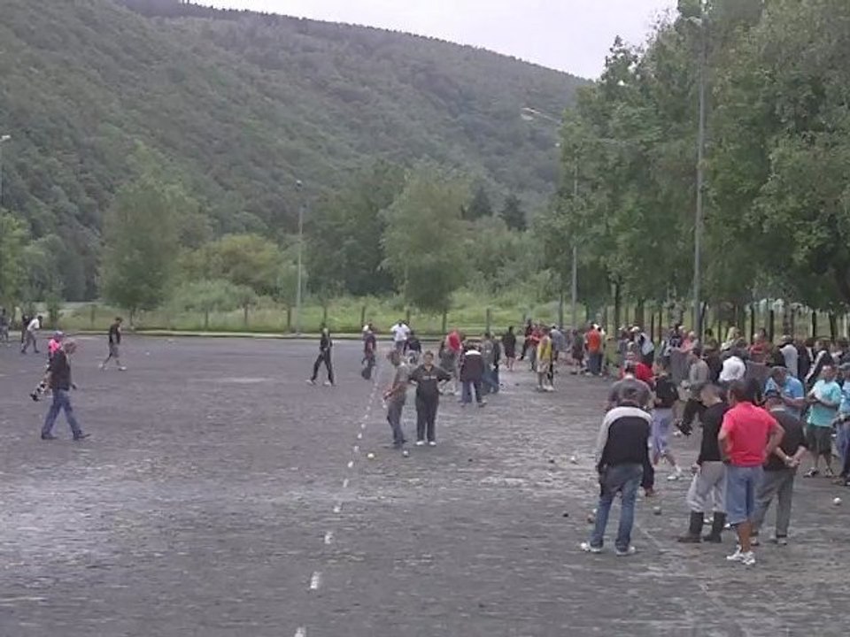 le terrain de boules vu du podium
