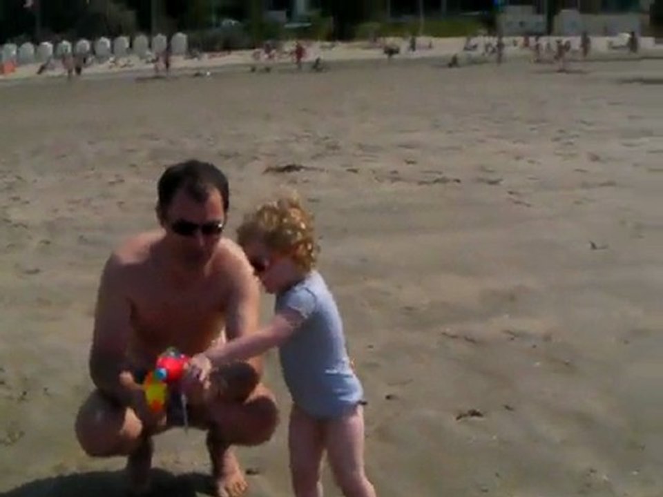 Clotilde à la plage 1