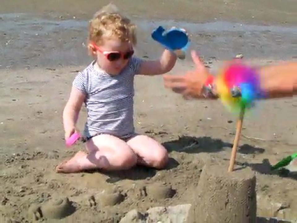 Clotilde à la plage 2