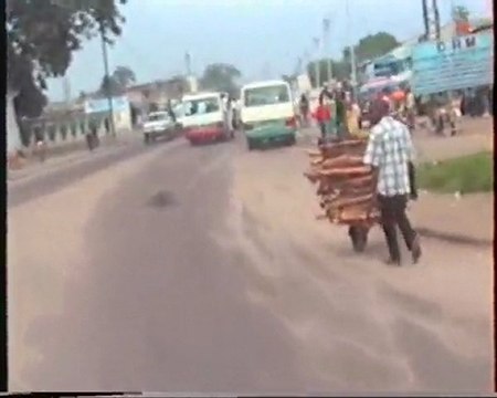 La poetesse Nathy Ebriet Debout Afrique reveille toi