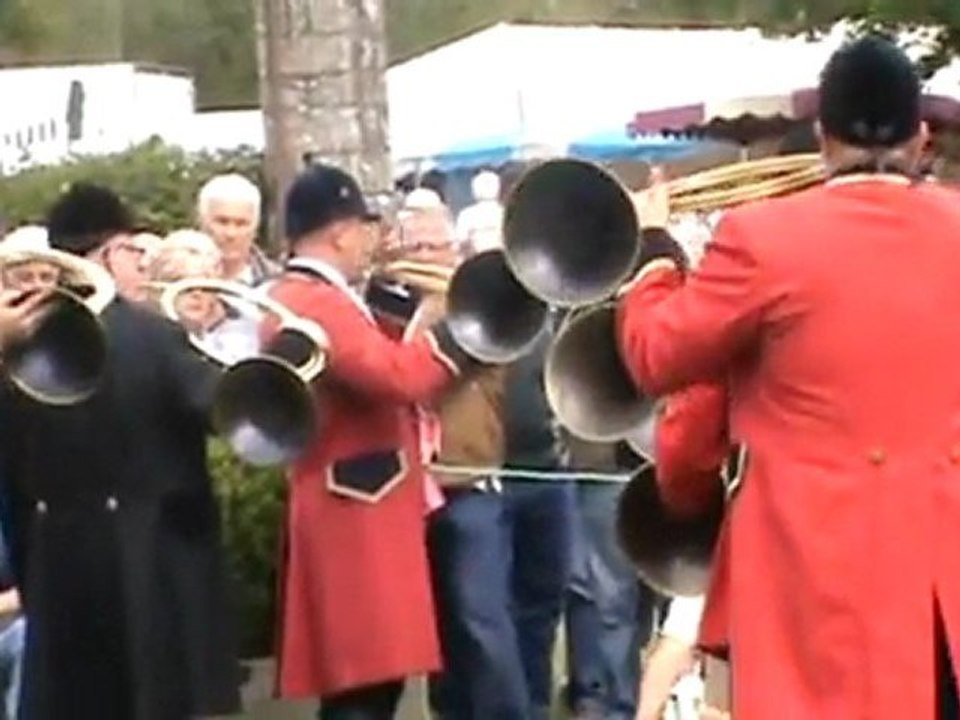 CARROUGES 2011 les echos des frontières