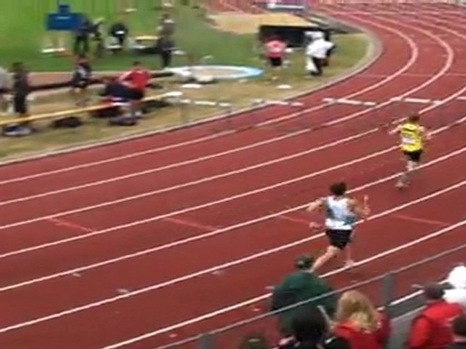 Nicolas BOMATI - 400m haies 56"16  - Série championnats de France jeunes 2011 à Dreux