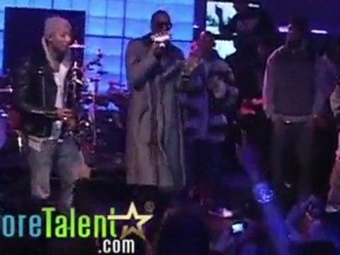 Snoop Dogg, Pharrell Williams & Travis Barker Drop It Like It's Hot Live @ Malice in Wonderland Release Party, the Vanguard, Hollywood, CA, 12-08-2009 Pt.1