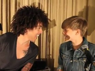 Ronan Parke challenges his guitarist to a stare-off