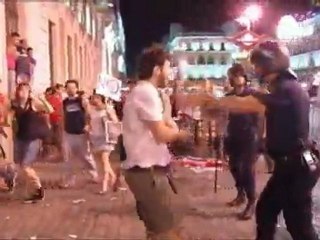 Madrid, le cariche dopo l'incontro tra Papa Boys e...