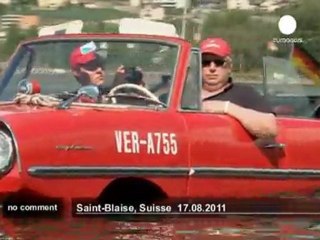 Festival de voitures amphibies au lac de... - no comment