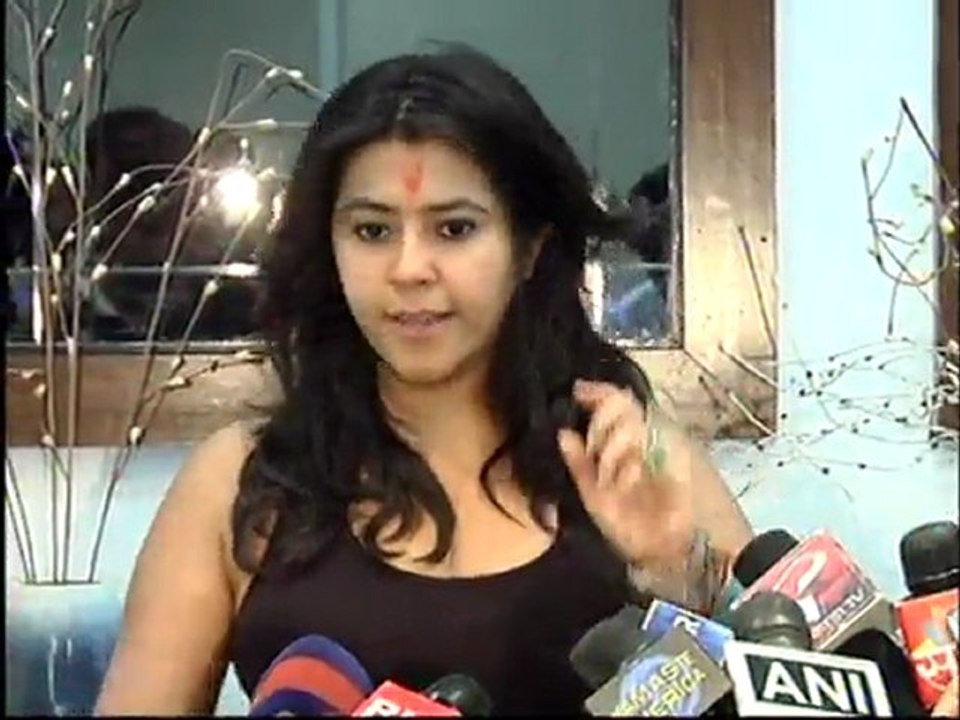 Ekta Kapoor Gets Detained At Mumbai International Airport - Latest Bollywood News