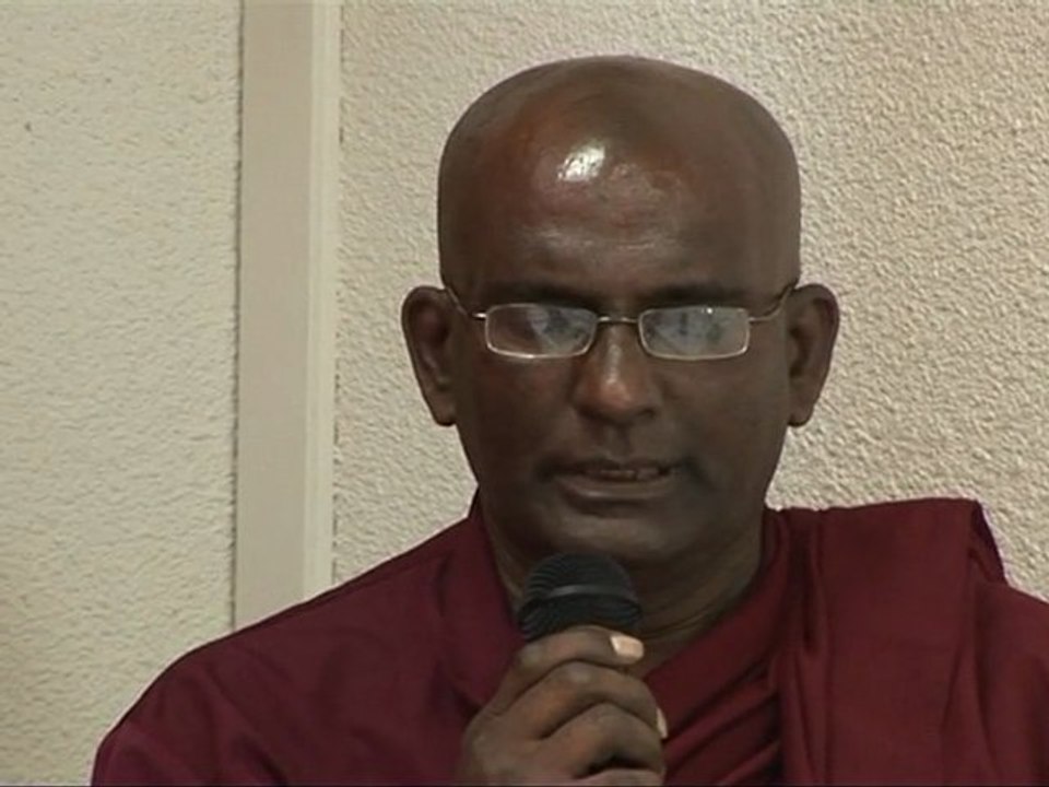 V-5 bana , observation & meditation to celebarate Sambuddha yayanthiya in in Paris