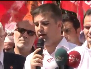 Saadet İstanbul Gençliği Suriye'yi Protesto Etti