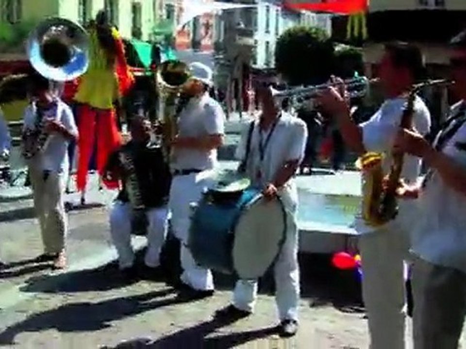 Haïdouti-Orkestar au Festival d'Enghien les Bains, édition 2011, séquence 3.