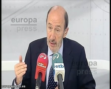 Rubalcaba apunta a un retroceso en Bildu