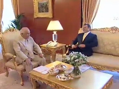 ÇİÇEK'TEN ESPİRİLİ KARŞILAMA