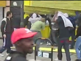 Download Video: UK riots: Robbery and looting caught on video