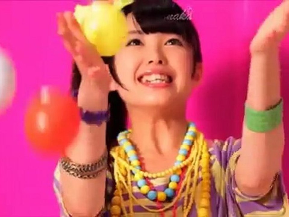 C-ute - Momoiro Sparkling (karaoke + subs español)