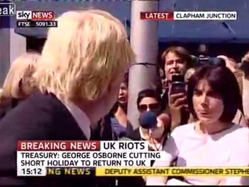 Bürgermeister von London ausgepfiffen In Scene Of Clapham Unruhen und Plünderungen.