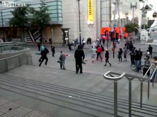 Aufnahmen von der Manchester Arndale-Center Being Heute Abend geplündert.