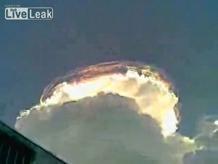 Arabistan'da ki İlginç Bulut Görüntüsü