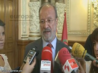 León:"Marcha anti-Papa es una actitud inaceptable"