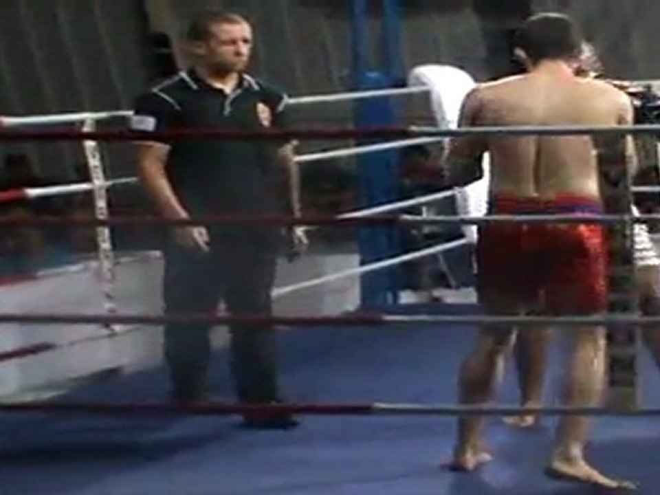 Yazid Boussaha vs Essahraoui Touffik - Round 3 demi finale tournoi - Gala du phenix 3 - 02-07-11 phenix muaythai
