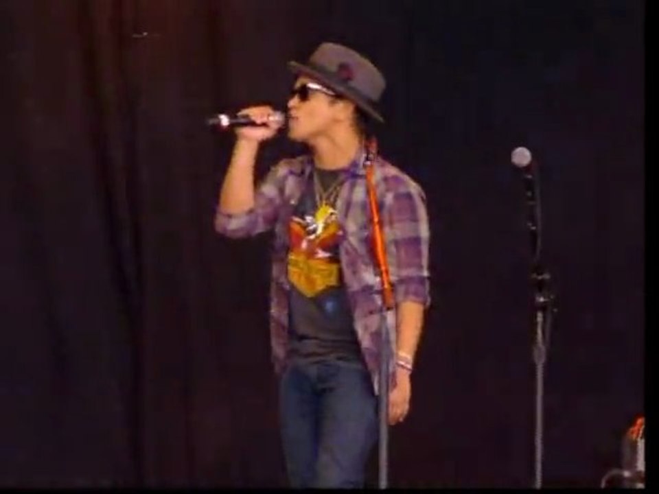 Bruno Mars - The Lazy Song