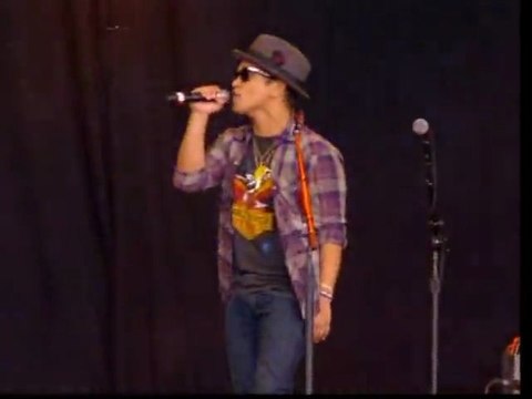 Bruno Mars - The Lazy Song