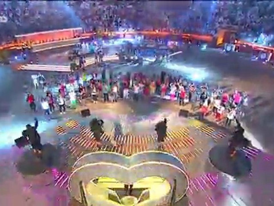 Jennifer Lopez - On The Floor
