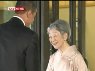 Barack Obama bows to Japan's Emperor Akihito