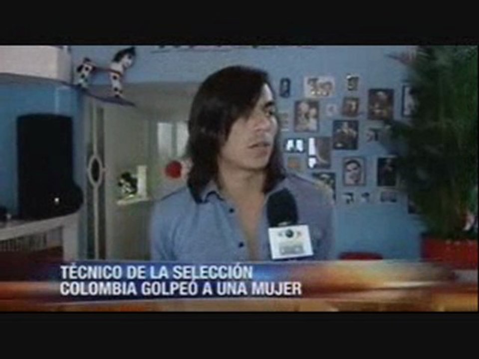 El Bolillo Gómez le pega a una mujer en un bar en ...