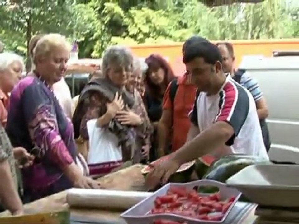 Stadtrundfahrt durch das türkische kreuzberg in berlin