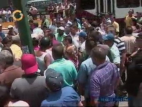 PNB reprime protestantes