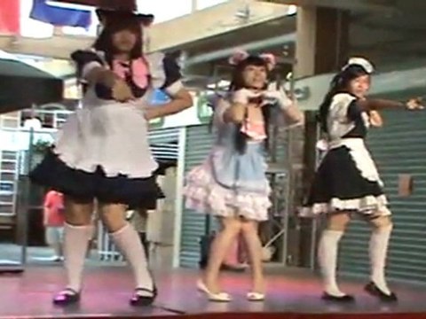 Reni Mimura's Maid Show 07-30-2011: Kitty-Chan