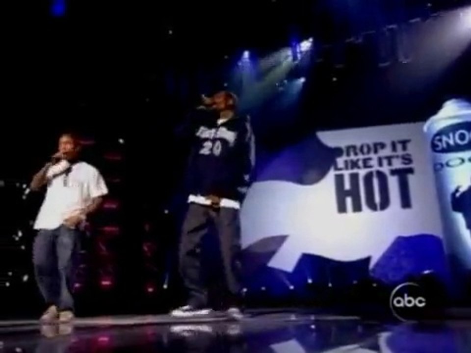 snoop-dogg-pharrell-williams-drop-it-like-it-s-hot-live-abc