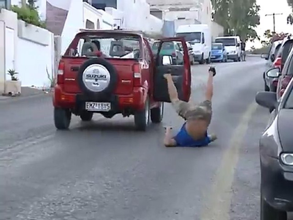 Taner Firarda | Taner’in gösterisi asfaltta bitti