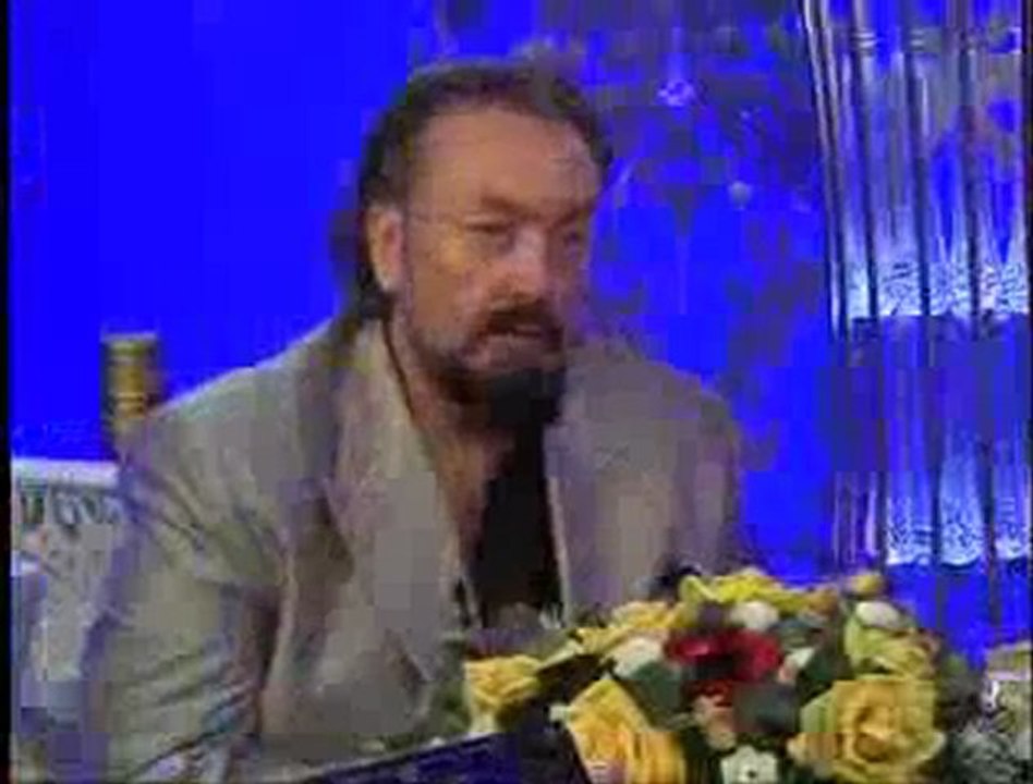 Türk milleti olarak büyümeyi ve Türk islam birliğini istemekle mükellefiz