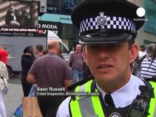 Royaume-Uni : critiquée, la police contre-attaque