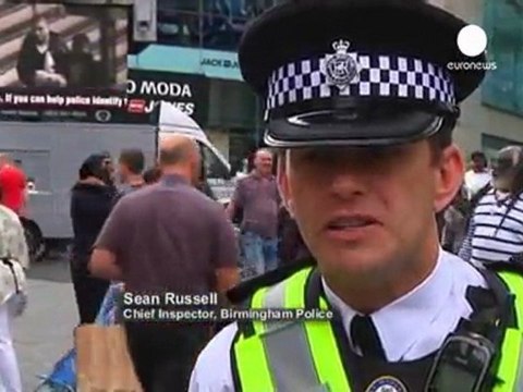 Royaume-Uni : critiquée, la police contre-attaque