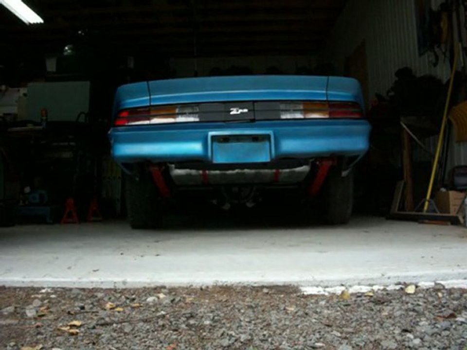 Mon Camaro z28 355 small block avec hookers headers et flowmaster serie 40