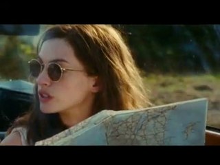 Anne Hathaway moons co-star