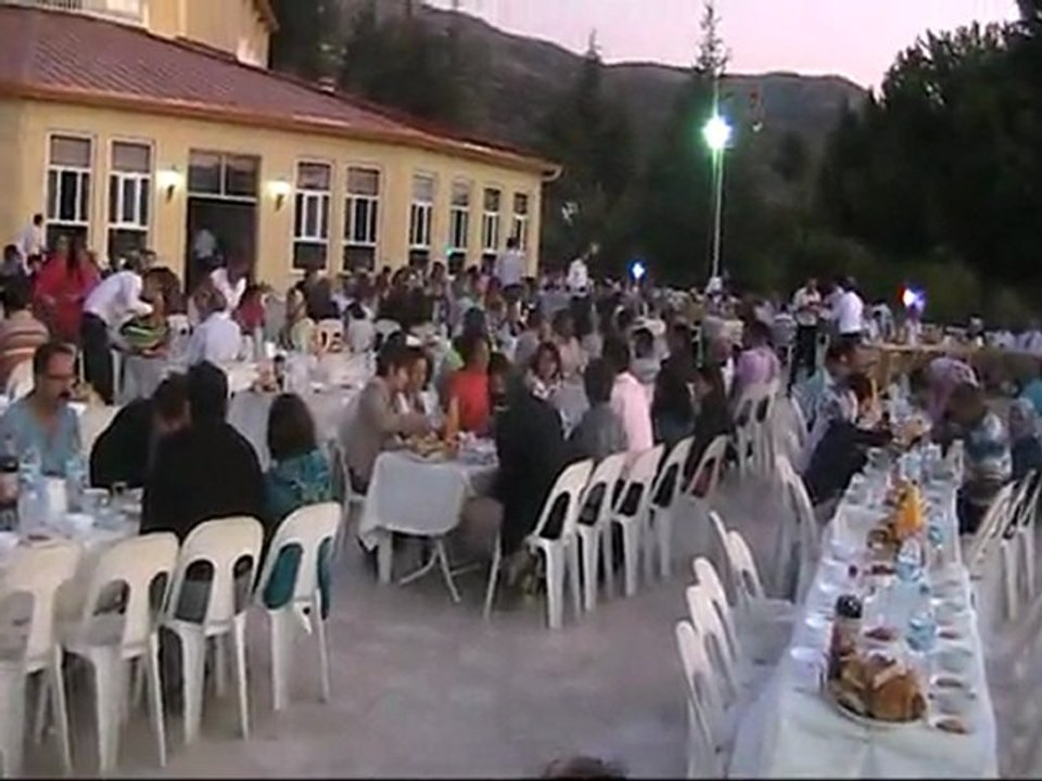 Belediye personeline Başkan Akkaya'dan İftar yemeği