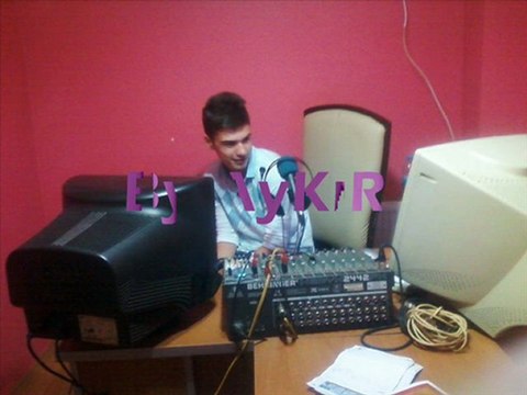 Mc MaRaZ - YoRuMSuZ Mc - By AyKıRı[SeNSiZ GüNLeR GeÇMiYoR]