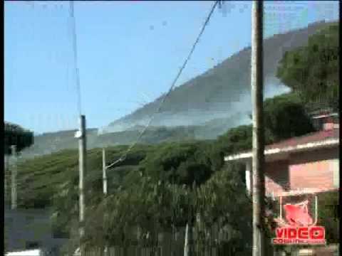 Napoli - Canadair in azione, Campania regione più colpita da incendi