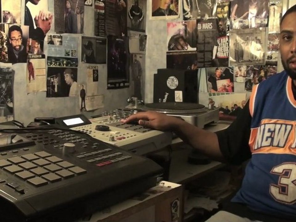 STAY TUNED S4 N°82 KYO ITACHI