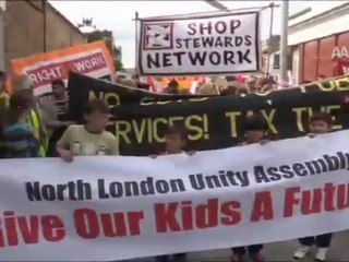 İNGİLTERE'DE PROTESTO