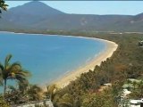 La plage Four Mile Beach de Port Douglas au Queensland en Australie